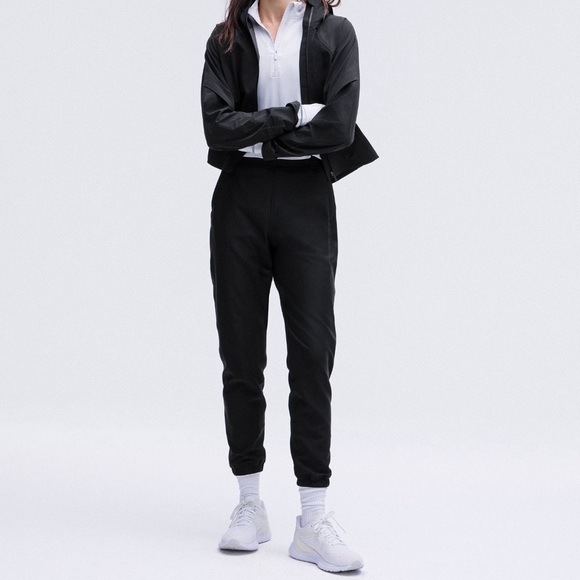 Lululemon Women's Joggers Sz 4 EUC Black - Picture 1 of 6